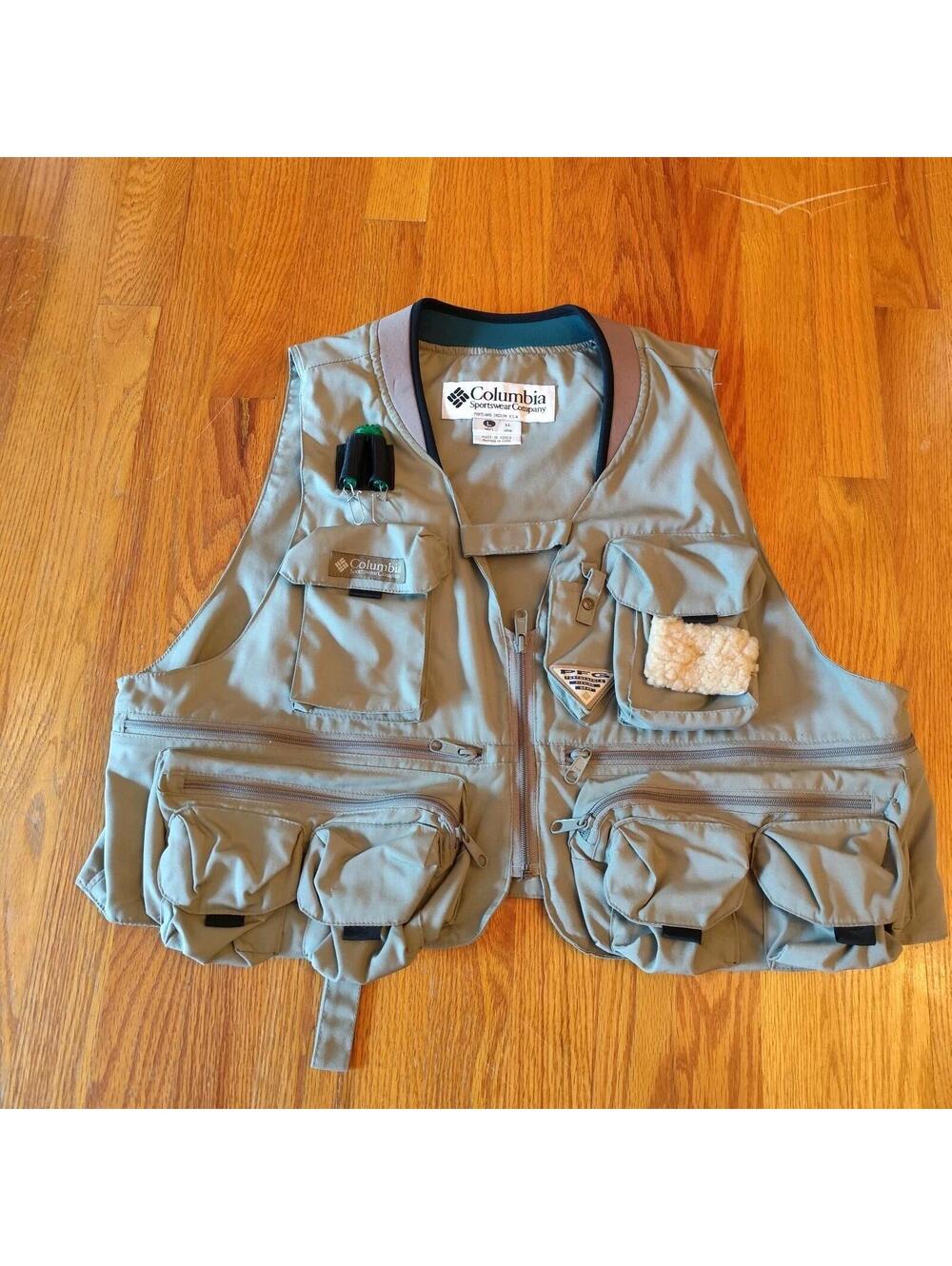 Columbia Khaki Fishing Vest, Men's XL